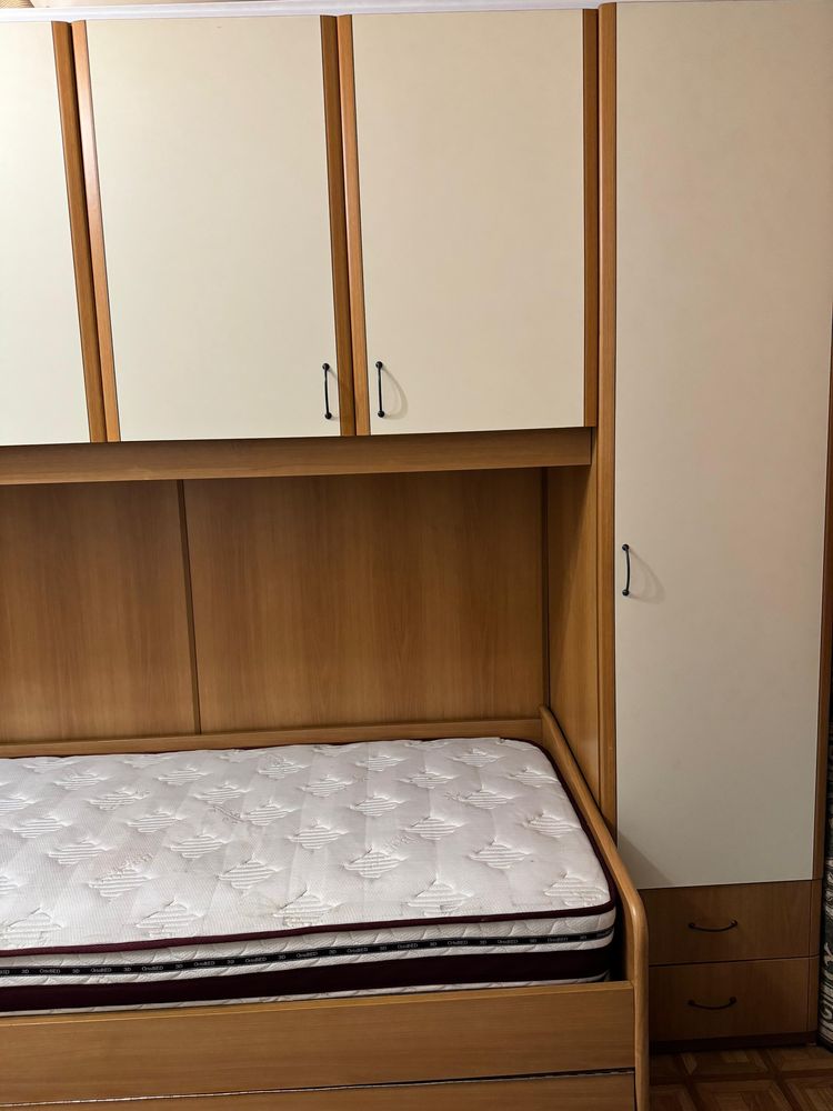 Продается итальянская кровать шкаф с ортопедическим матрасом
