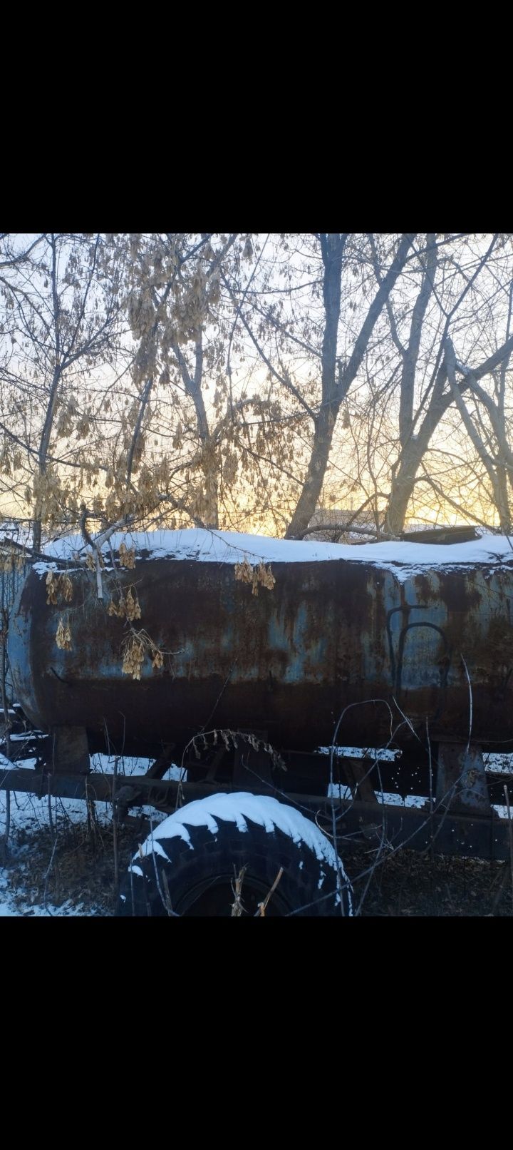 Прицеп водовоз и ковш от трактора