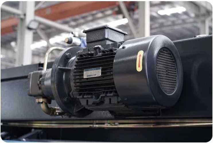 Листогибочный станок WC67Y(K)-125T/3200 гидр. с E310Р