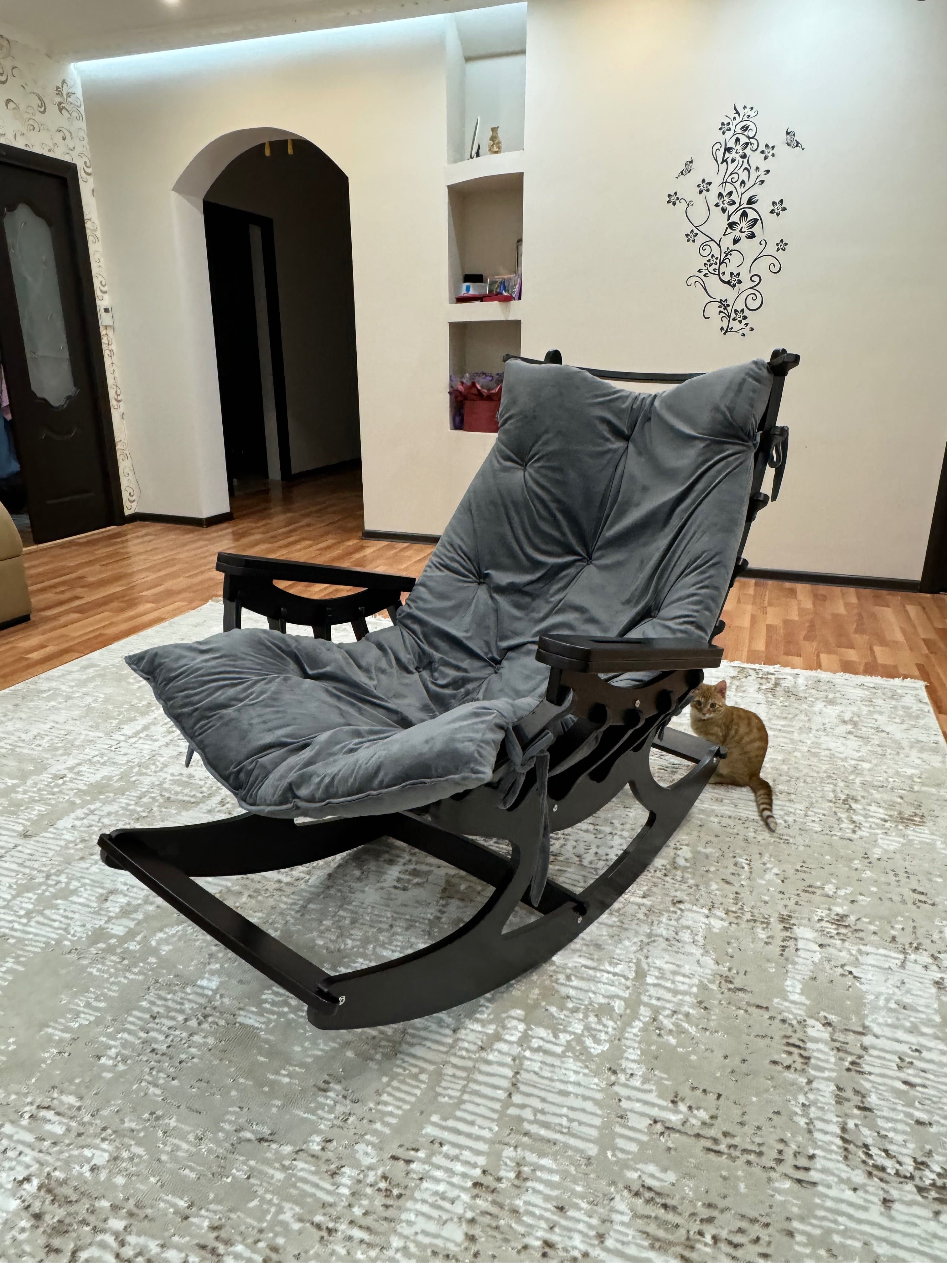 Кресло качалка,grand mebel,почти новая в идеальном состоянии
