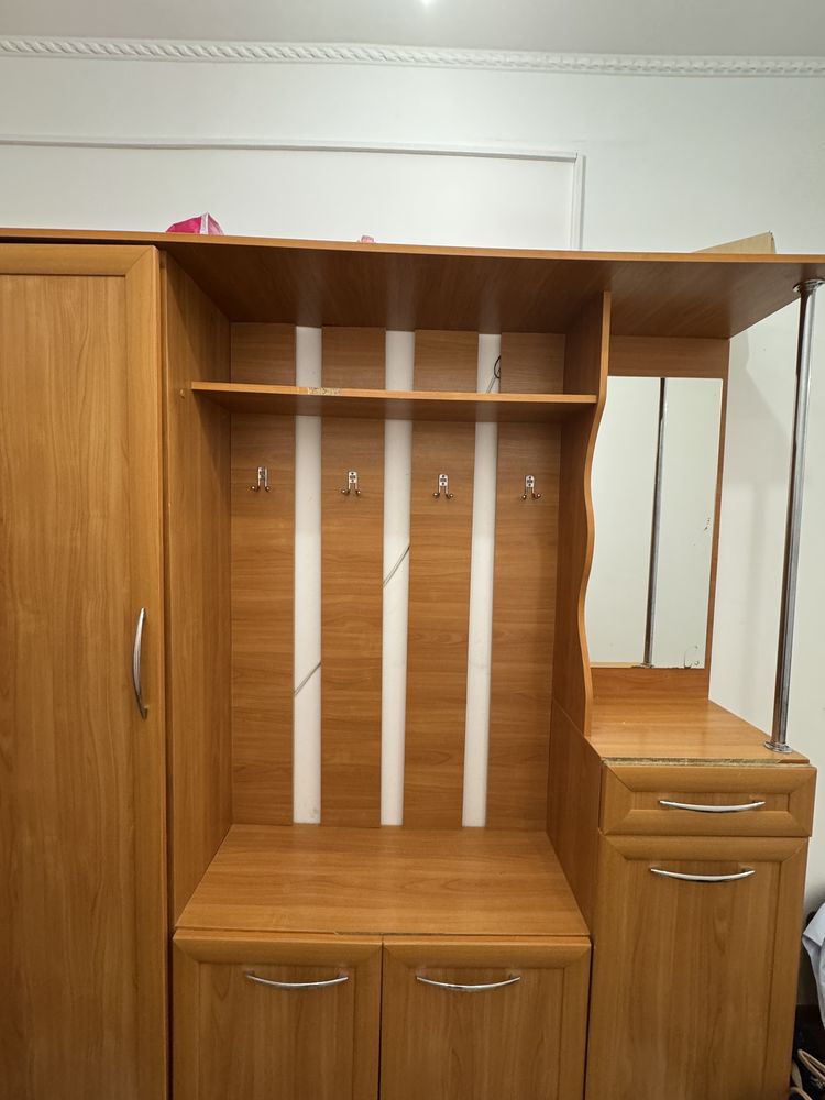 Шкаф для прихожей