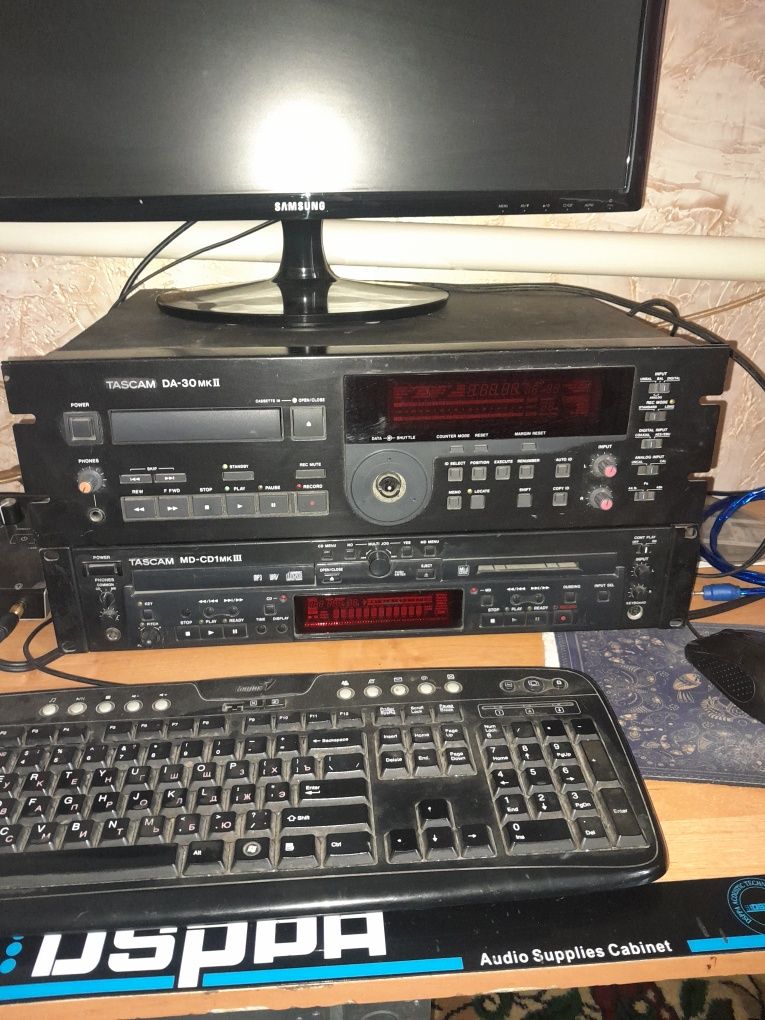 Кассетная дека TASCAM и техникс