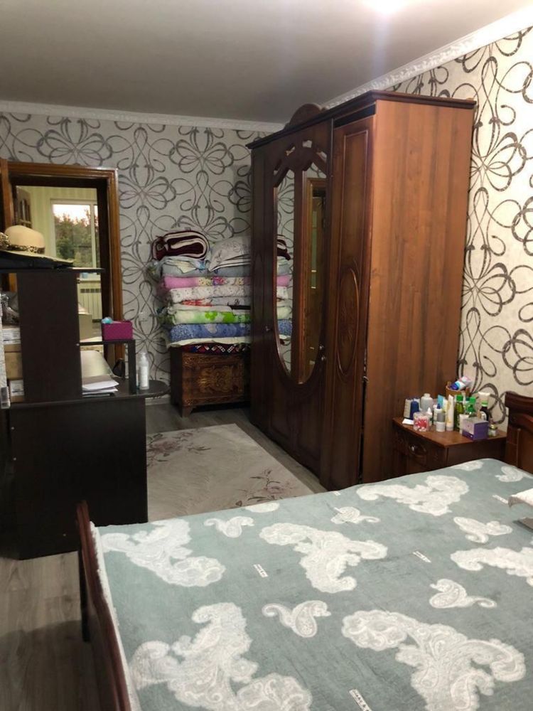 Продается 3 комнатная квартира, улица Гагарина, рядом Крытого рынка.