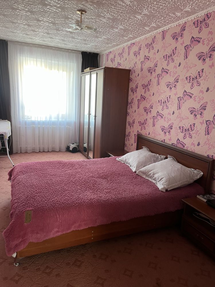 Продам 2-комн кв с мебелью и техникой, 2этаж. Торг уместен