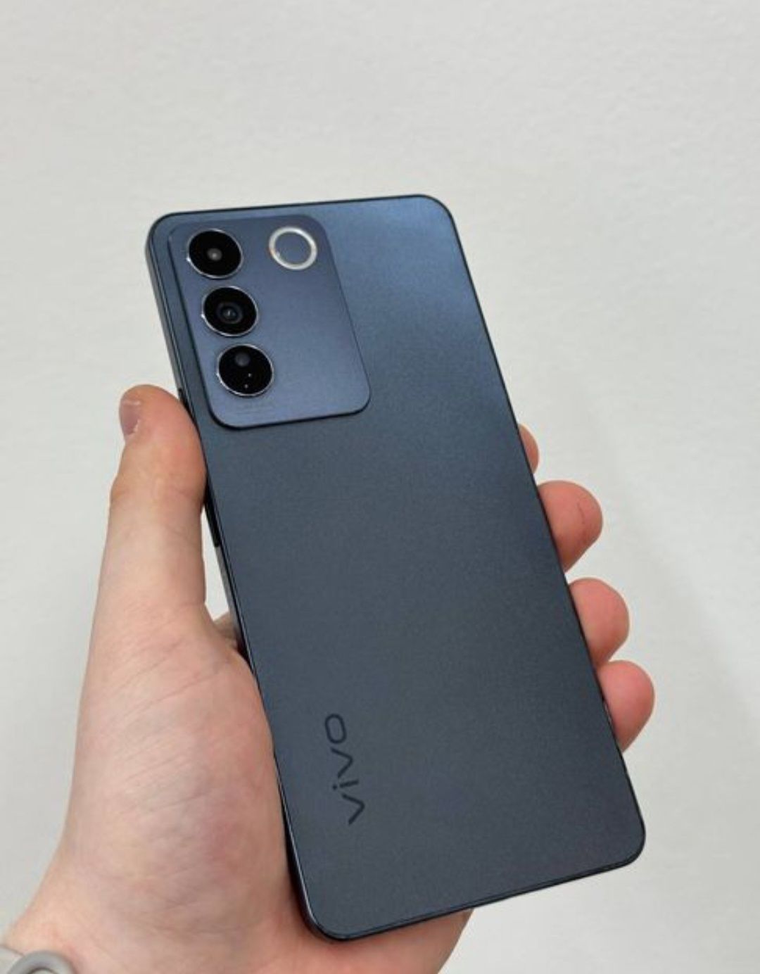 Vivo V27e смартфон рабочий СРОЧНО