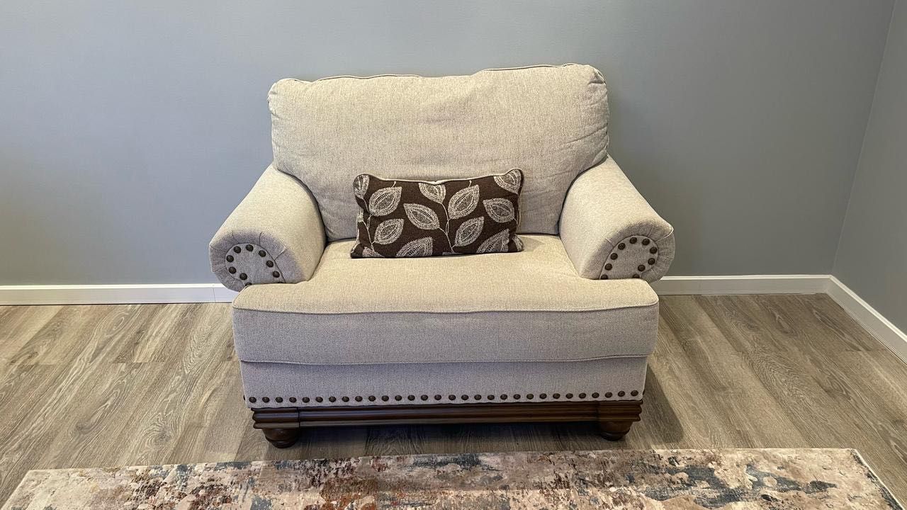 Продам комплект диван с креслом Ashley Furniture