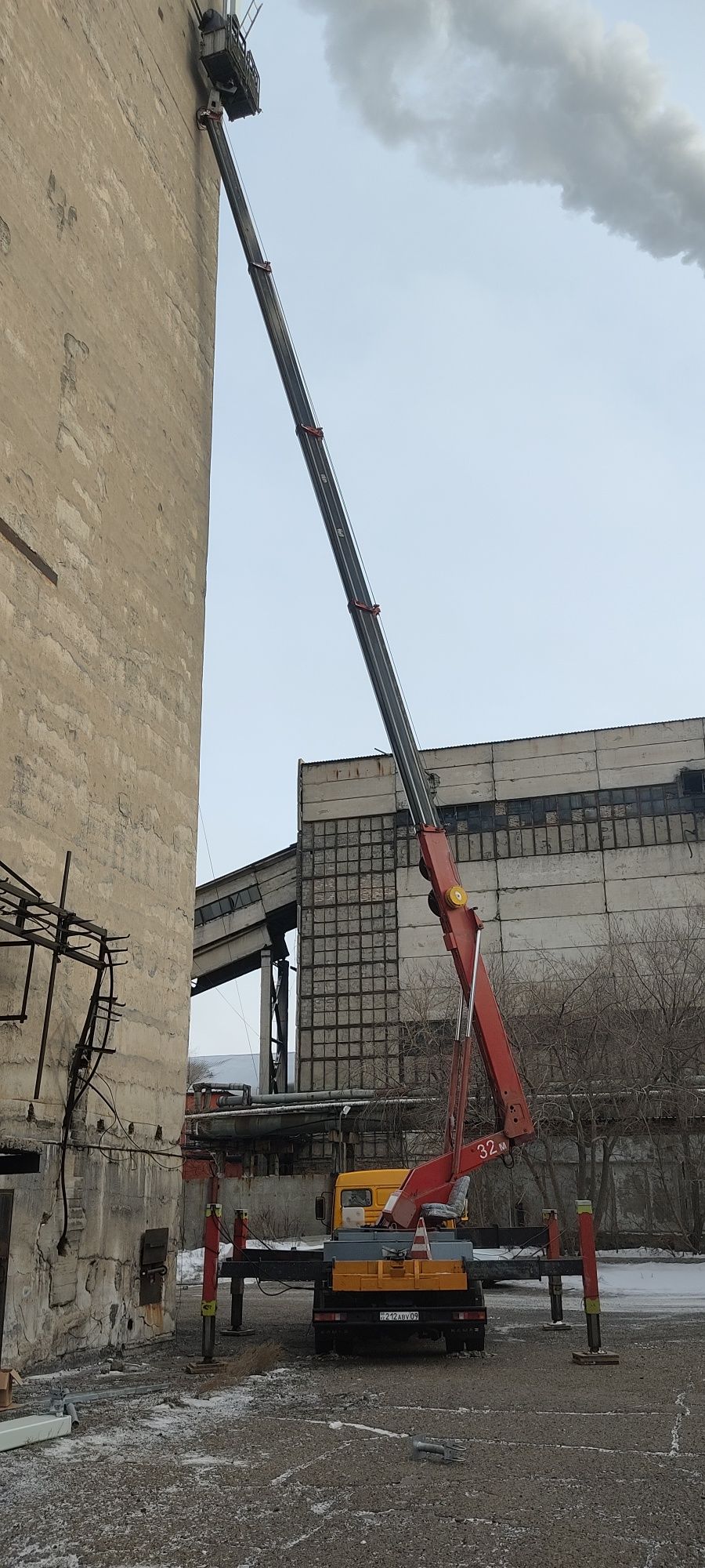 Услуги автовышки 32 метра.