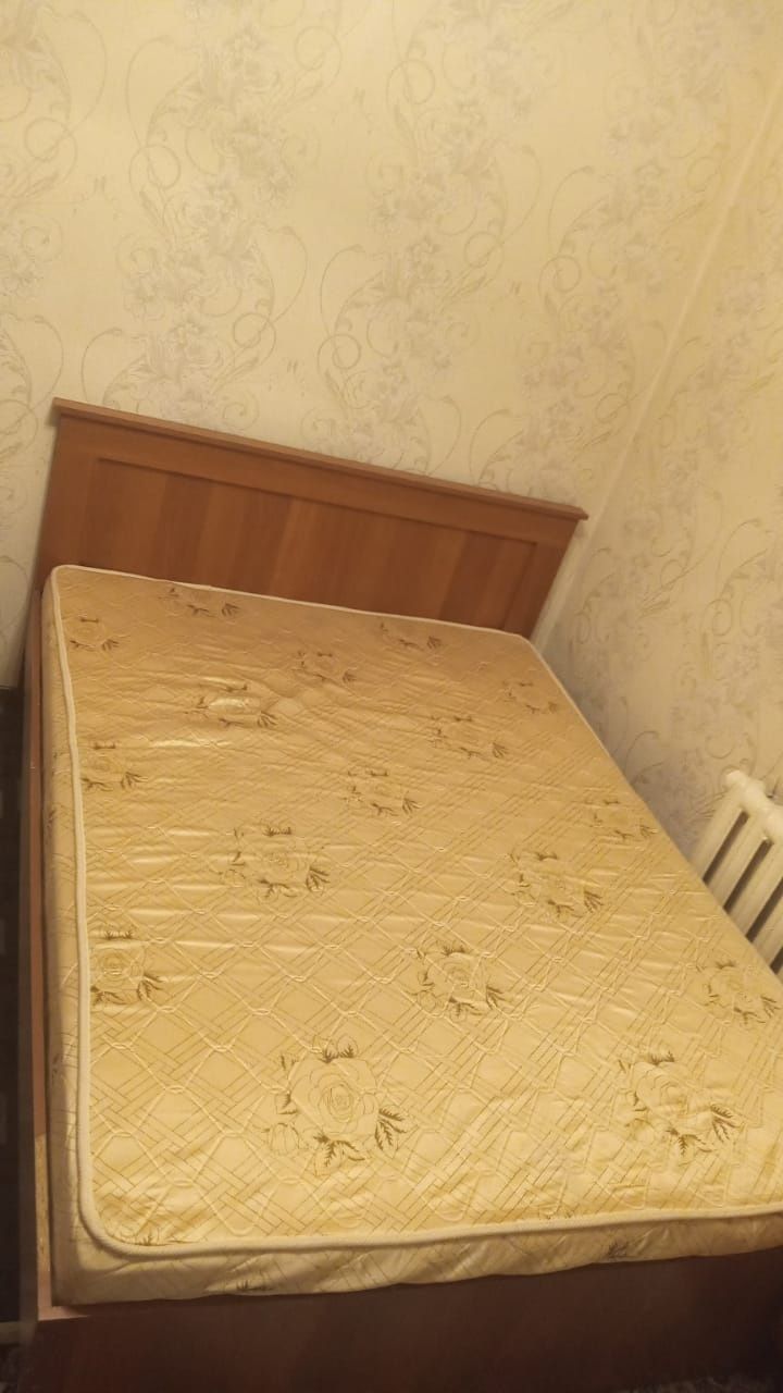 Продам кровать по вопросам звоните на мобильный