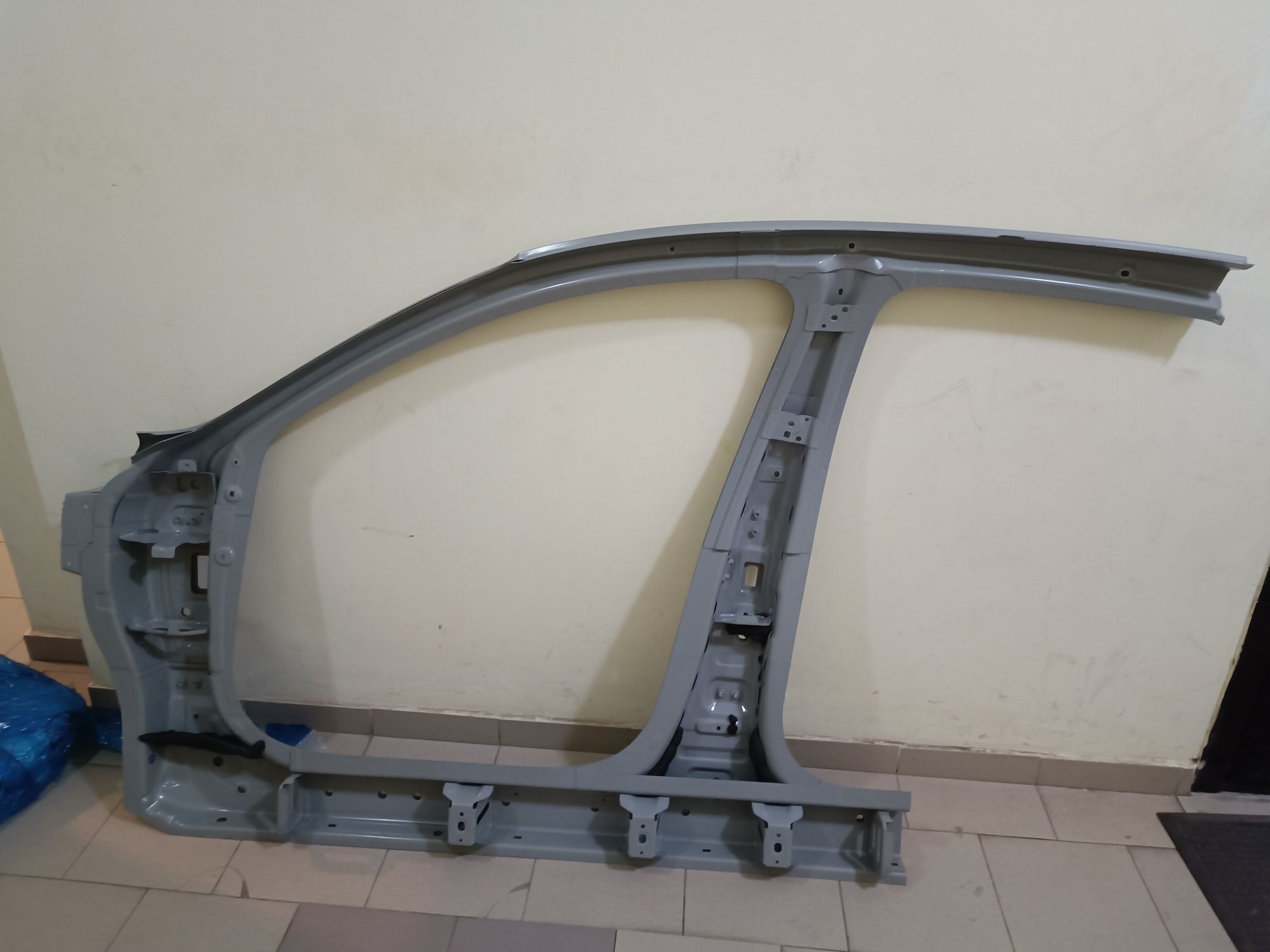 Kia K5 DL 3, стойка кузова наружная правая