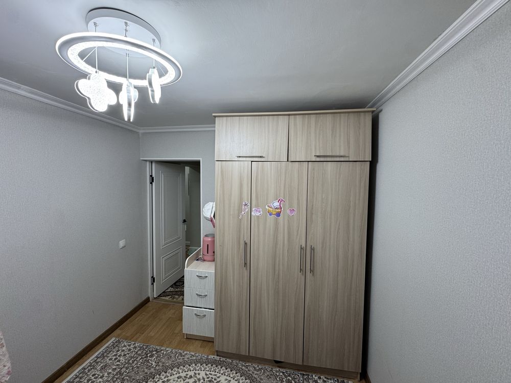 Продам квартиру 4 комнатную