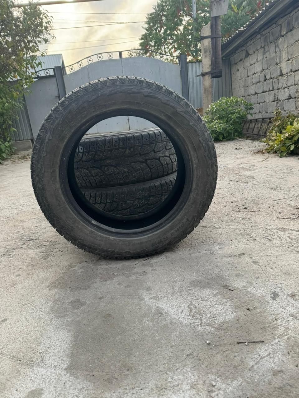 Продам бу шины R 18  3шт состояние как на фото
