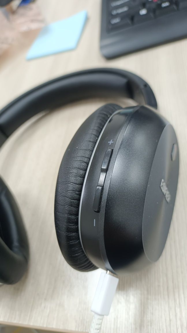 Продам наушники edifier w800bt