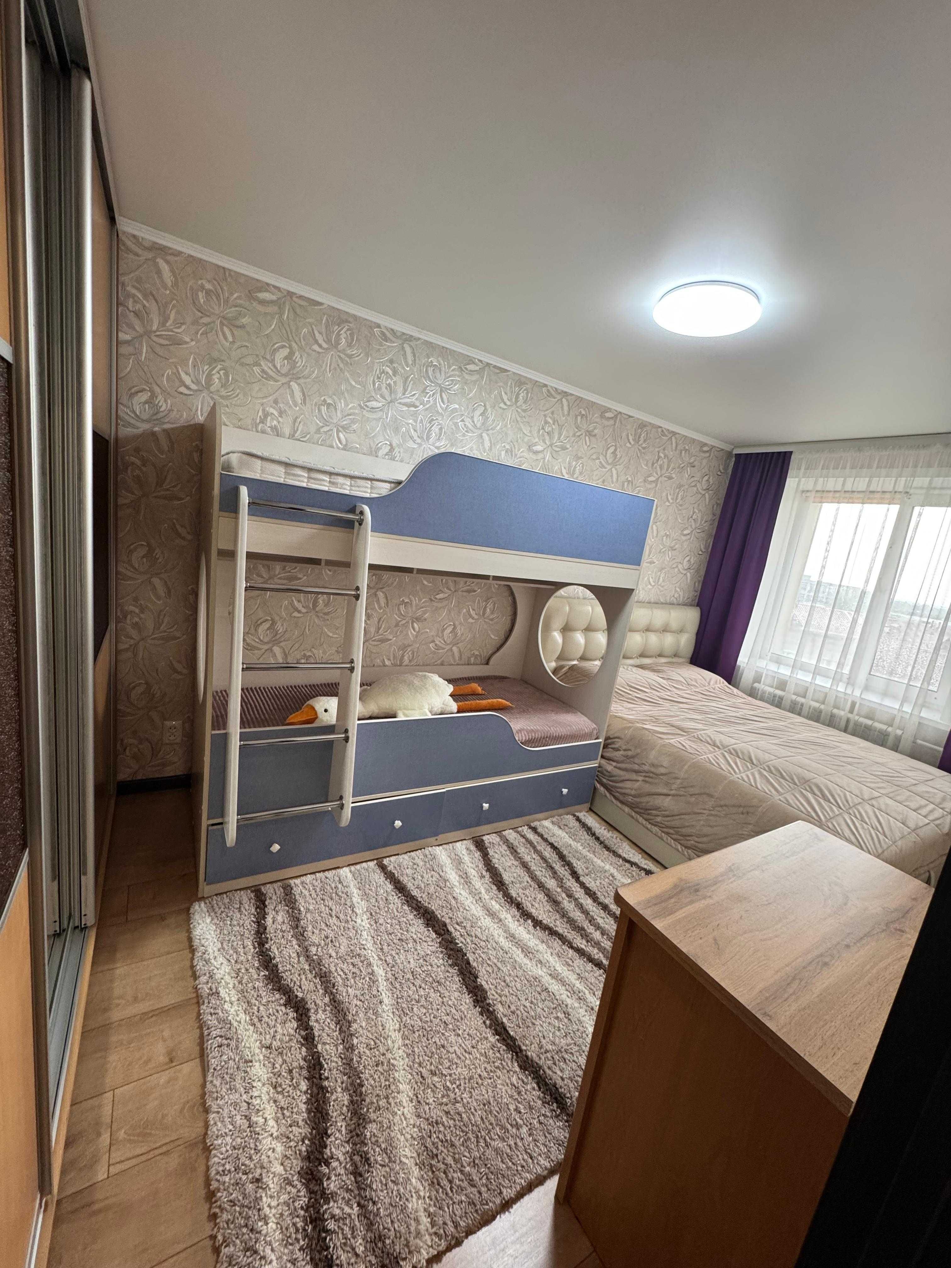 Срочно!Продам 2-х комнатную квартиру в центре