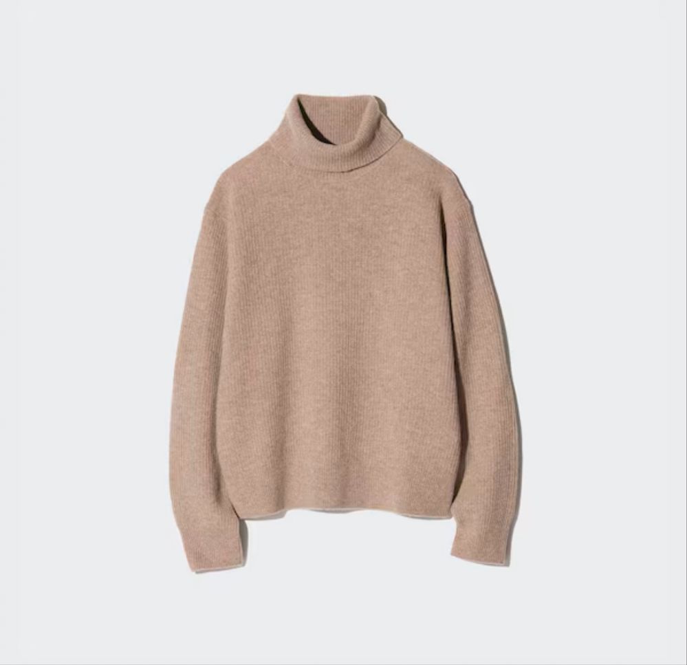 Свитер UNIQLO, 100% шерсть, размер -M , новый