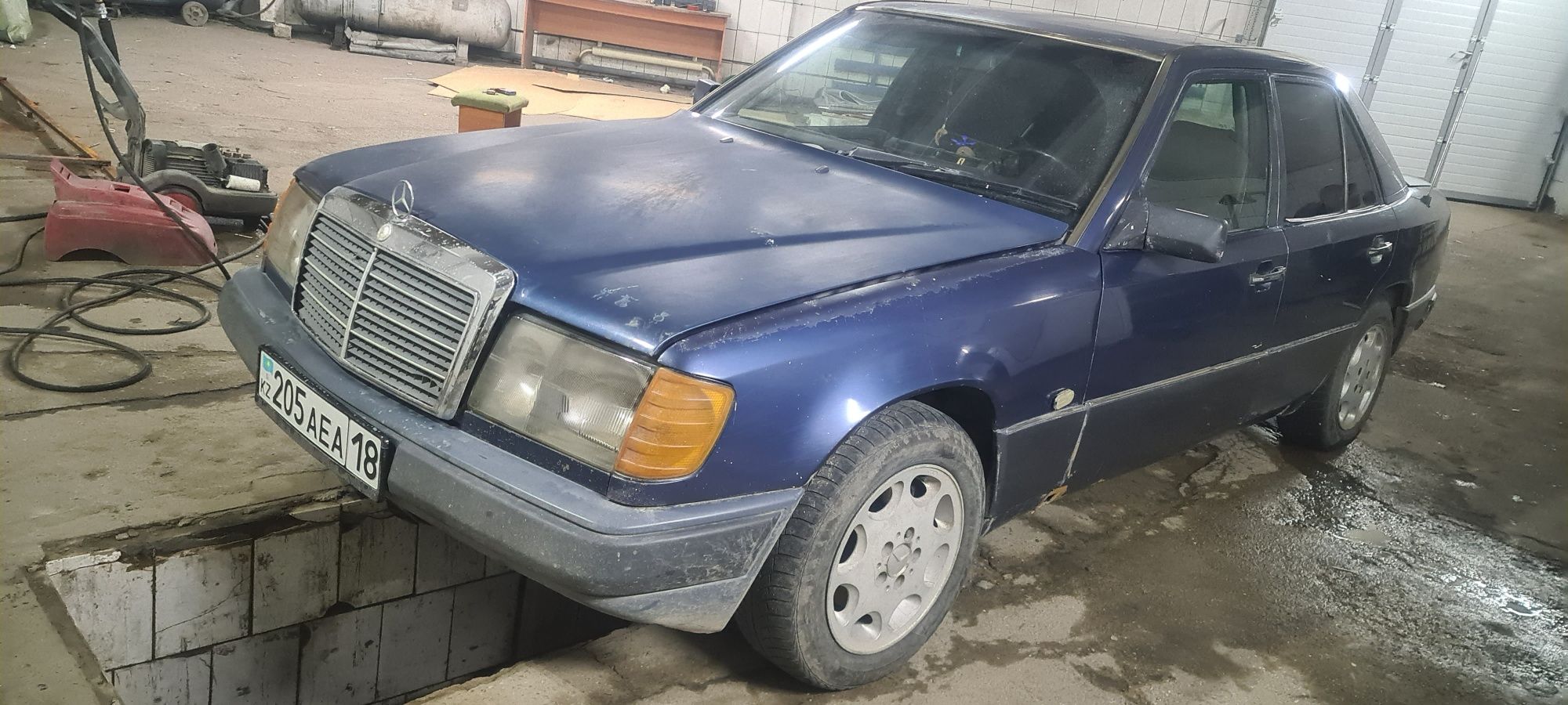 Срочно продам мерседес е200