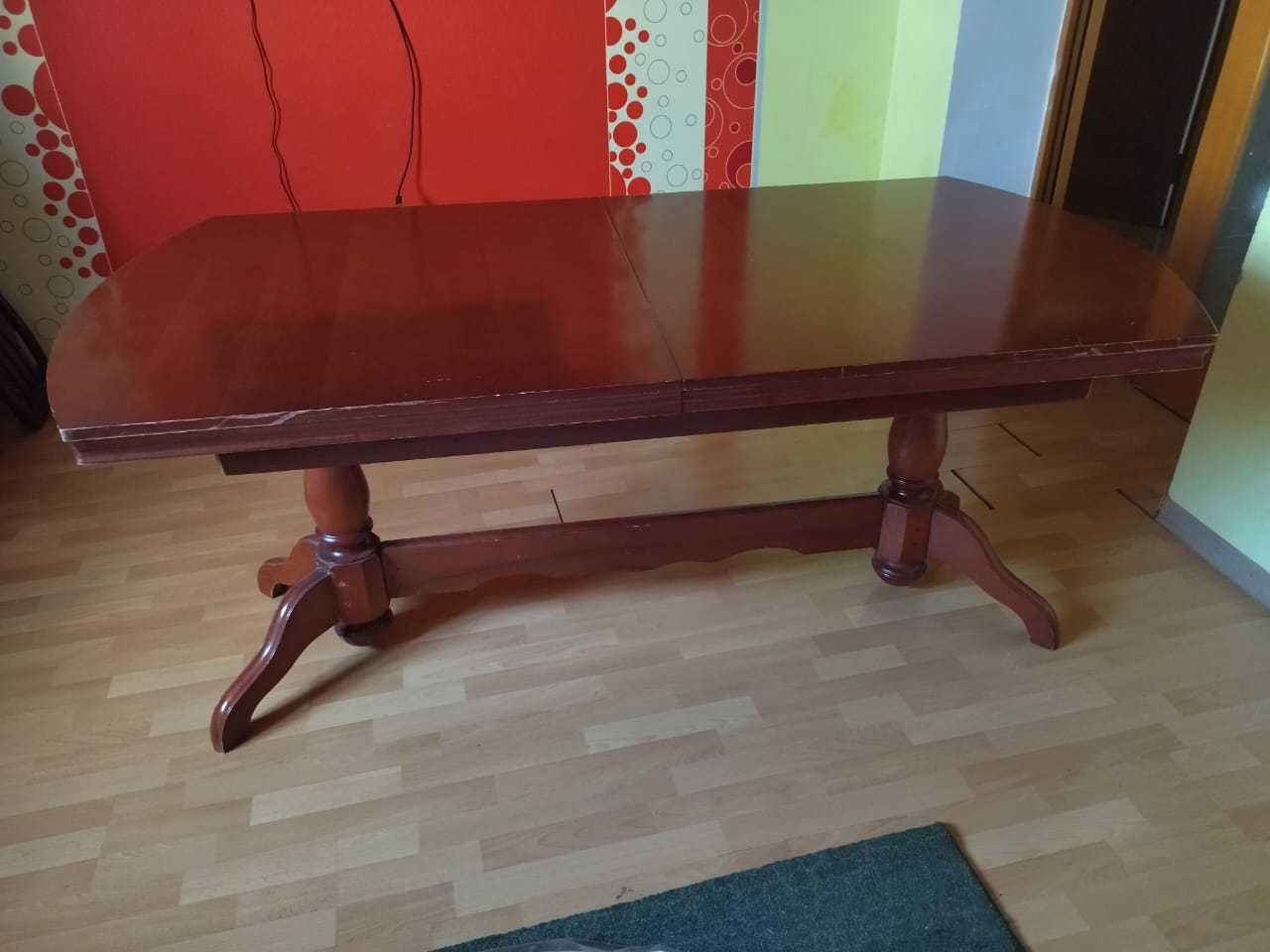 Стол для гостинной