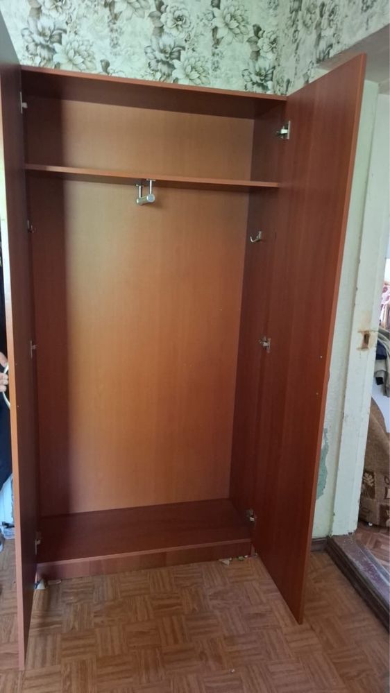 Продаю срочно шкаФ