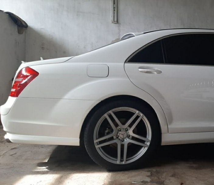 Комплект разношироких колес Mercedes R20 AMG S63-65