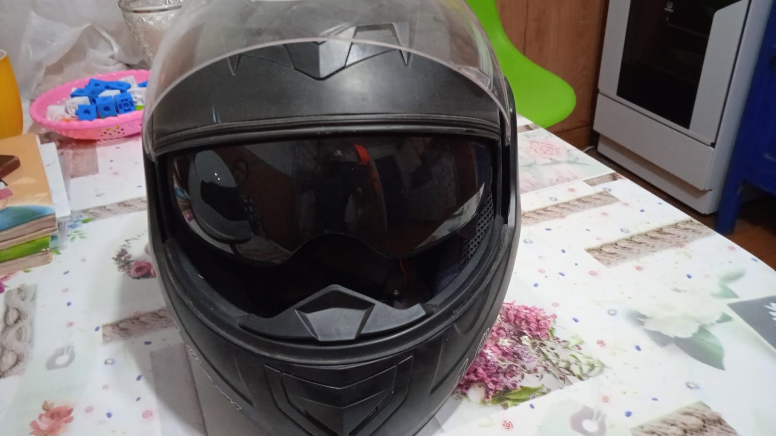 Продам каску новую