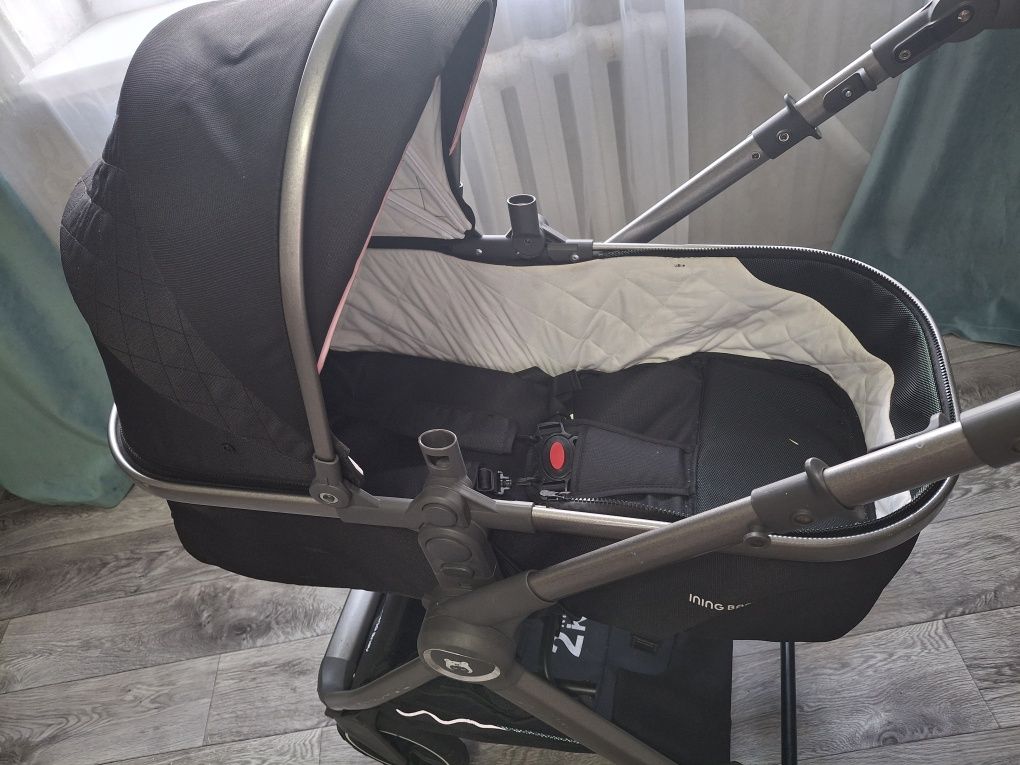 Продам коляска Ining baby. 2 В 1. В ОТЛИЧНОМ СОСТОЯНИИ.