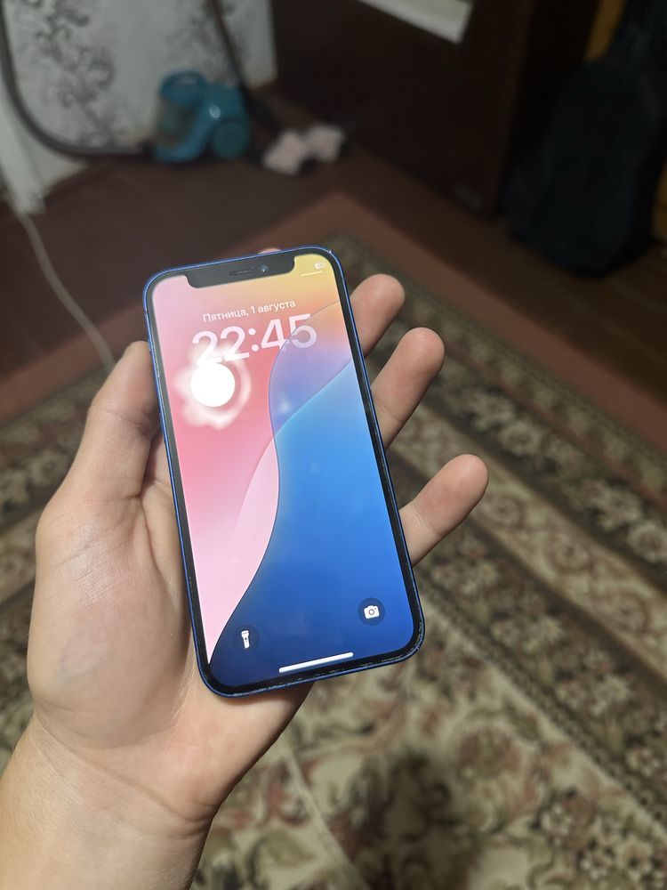 Iphone 12 mini.