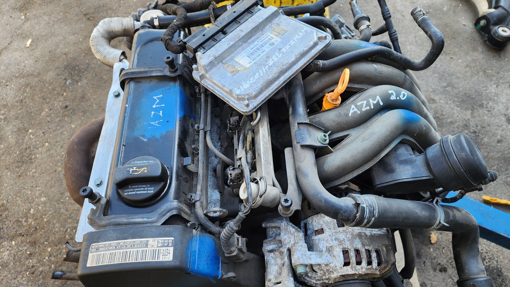 Двигатель AZM 2.0 VW PASSAT B5 АКПП 01N  EPT Япония мотор голый 300000