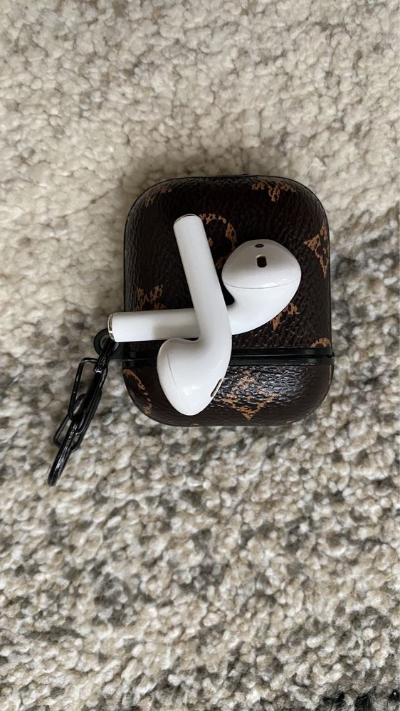 AirPods 2, Apple Watch 3 series 42 mm