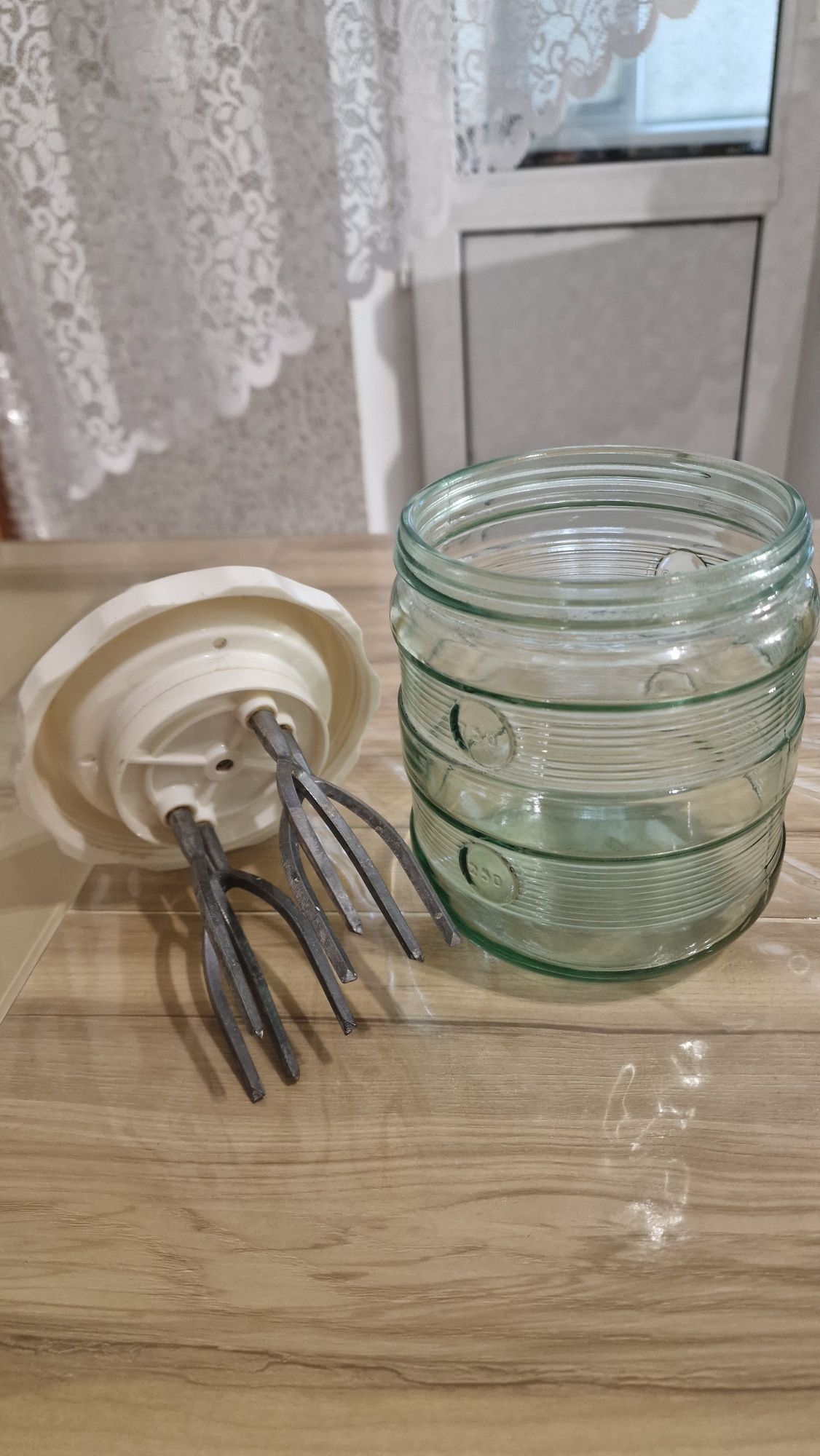 Продам ручной миксер