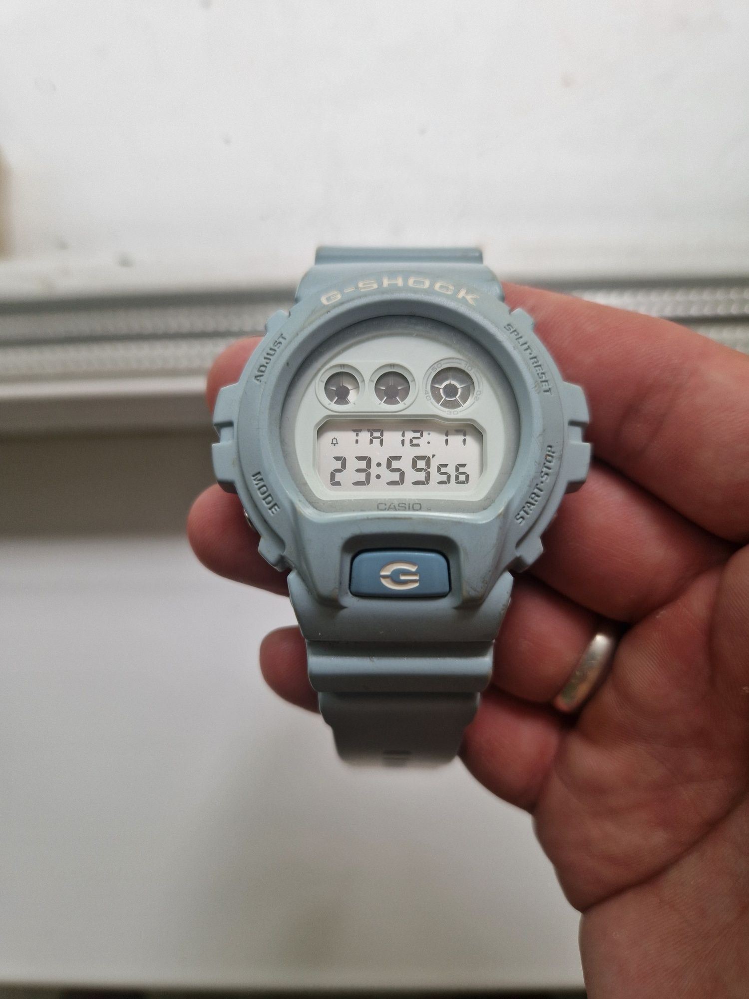 Продам часы Casio G-Shock DW6900 SG-2adr