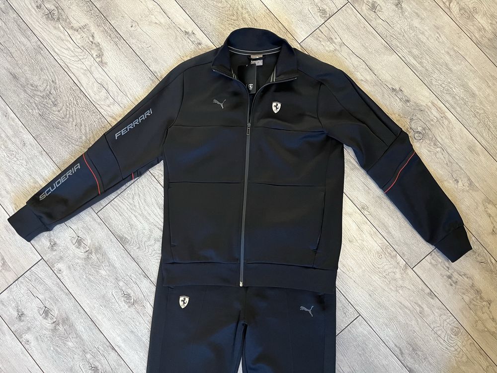 Спортивный костюм Puma-Ferrari