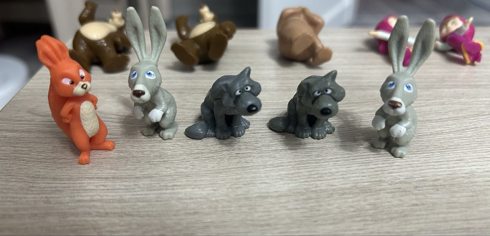 Киндер игрушки.