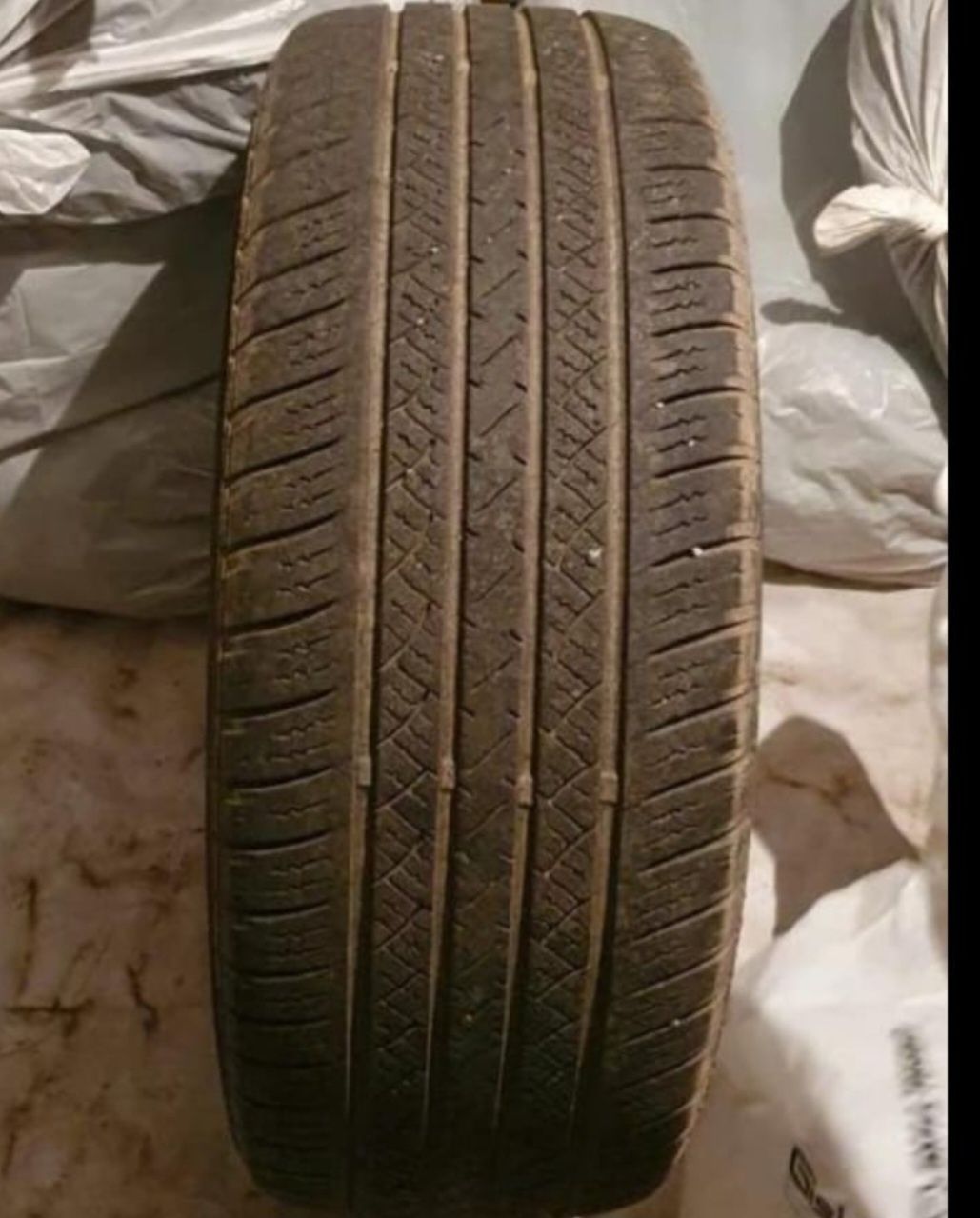 Продам комплект резины 225/55/18