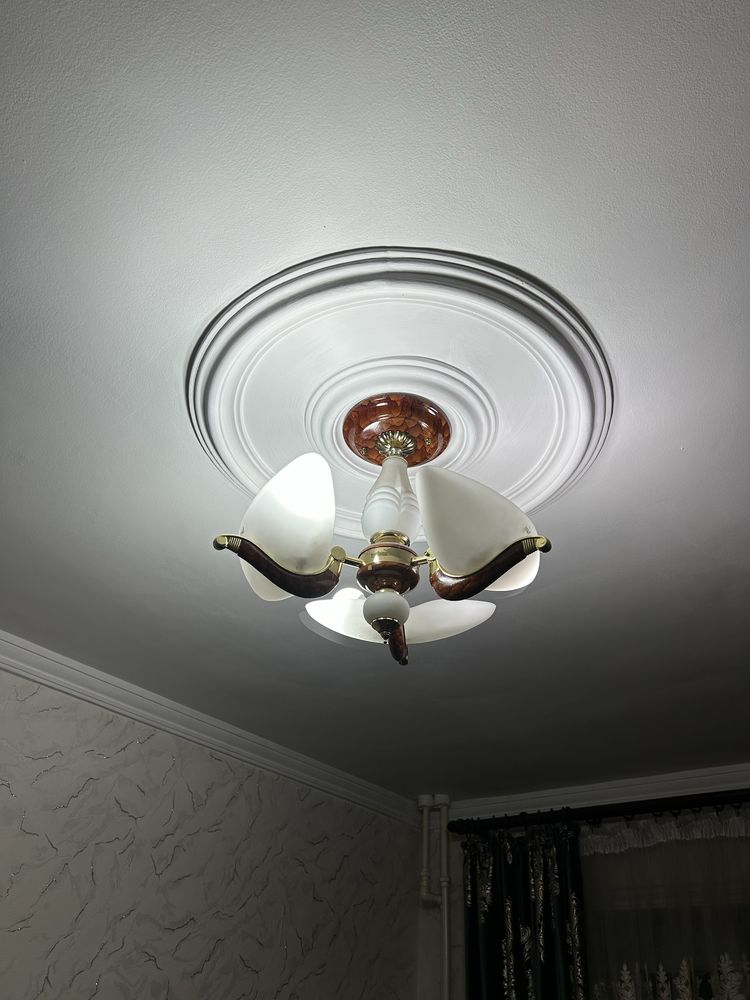 Продам люстры в хорошем состояний