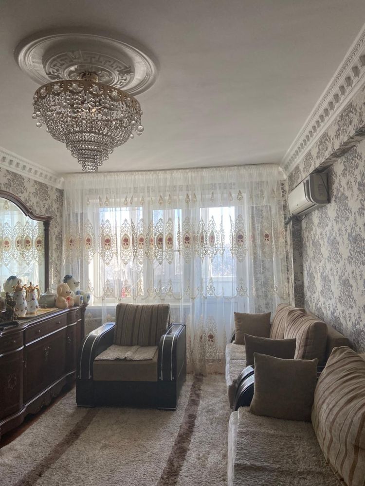 Продаю диван большой, мини, 2 кресла