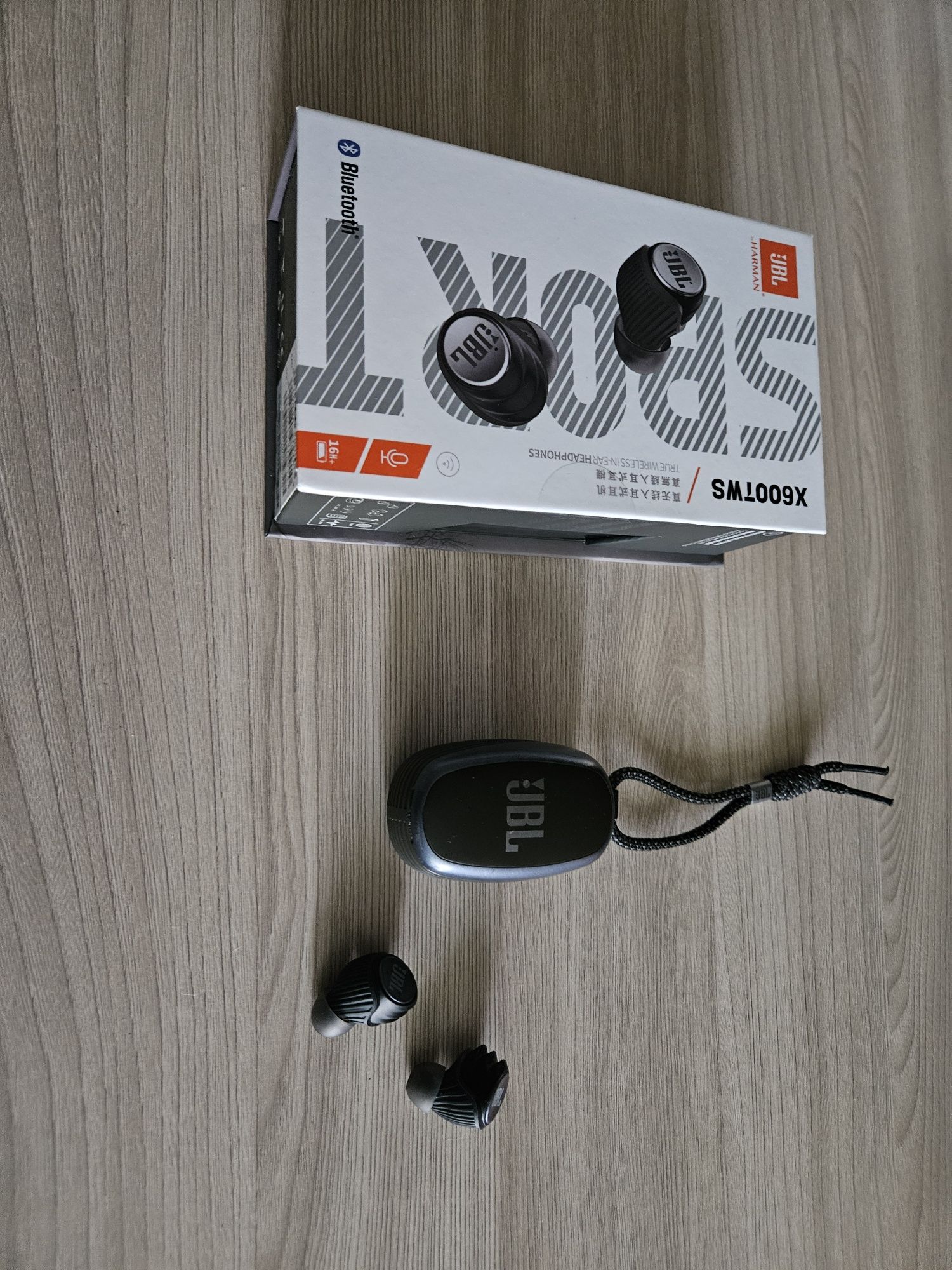 Беспроводные наушники JBL