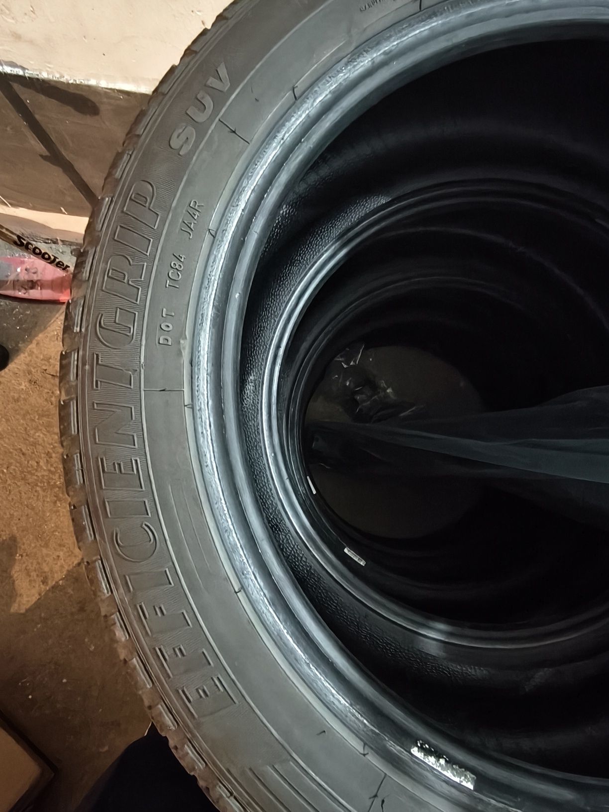 Продам шины goodyear