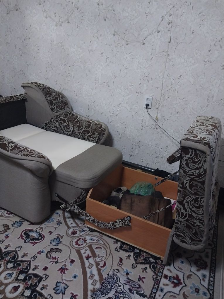 Продам Диван с креслом