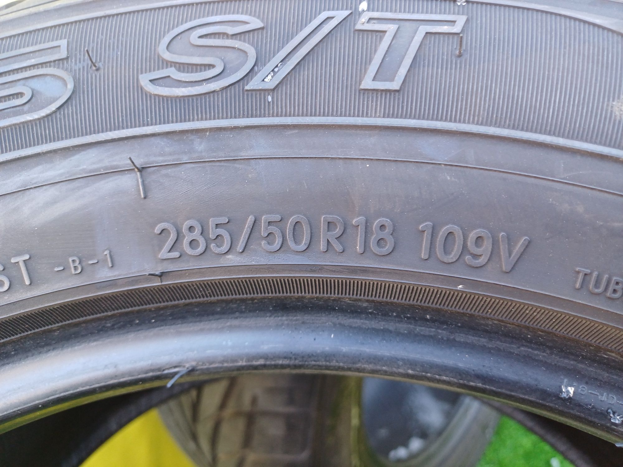 Шины 285/50 R18 Toyo пара.