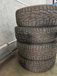 Продам зимнюю резину Cordiant Snow cross  размер 215\65\16 №