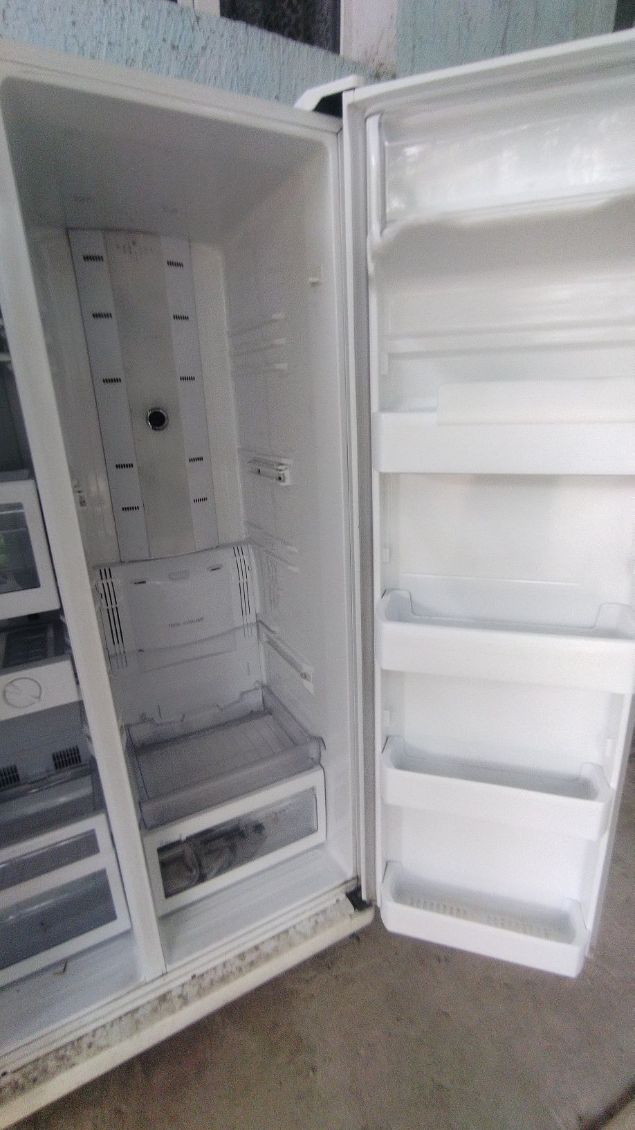 Холодильник Samsung Side by Side