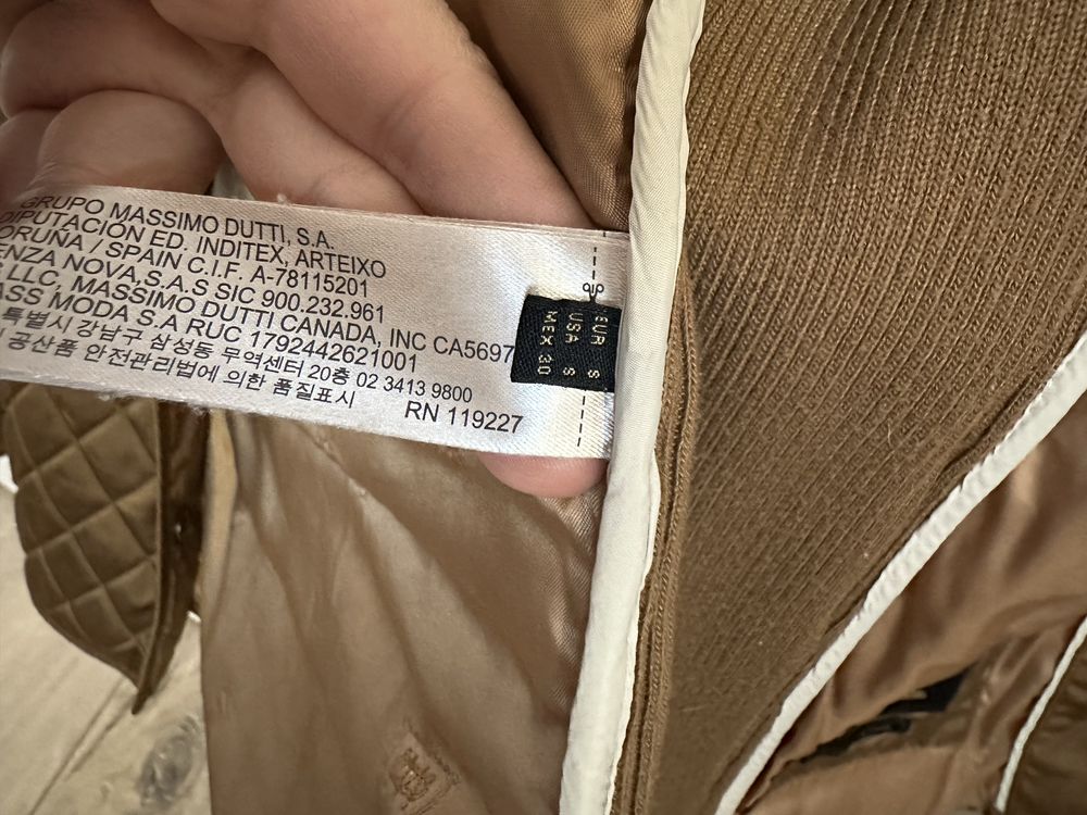 Продам легкую курточку Massimo Duti