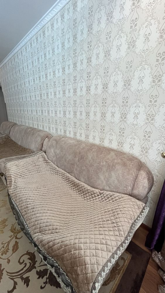 Продам диван красивый