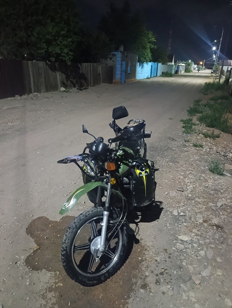 Продаю мотоцикл 200 куб
