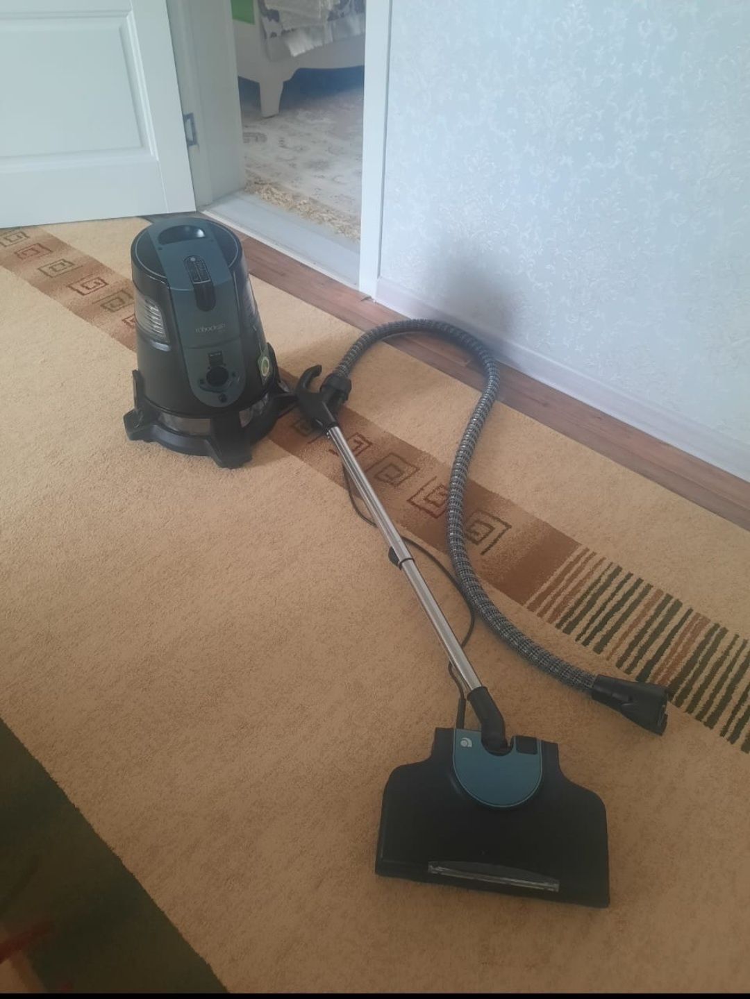 Продам пылесос буу