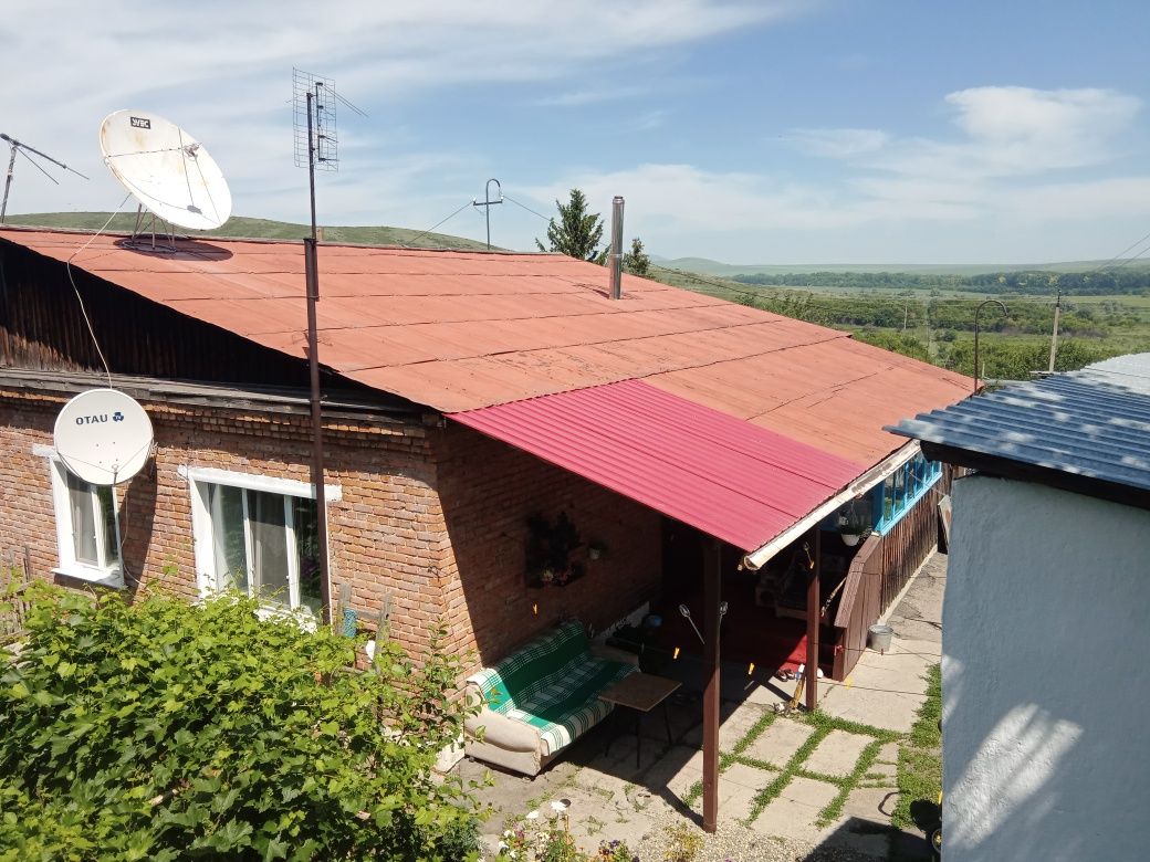 П Белоусовка Продам 1/2 особняка, кирпичный, 64 кв, 3 комнаты