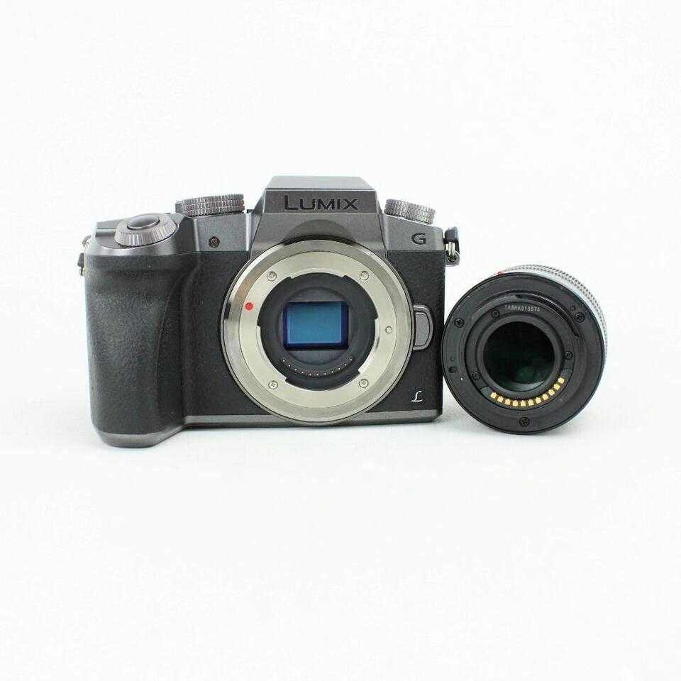 Panasonic G7 в комплекте. 14/4211. Вспышка, сумка, флэшка.