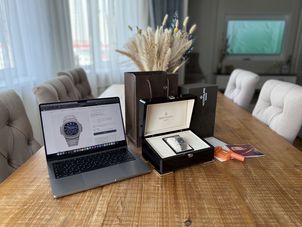 Часы Patek Philippe Nautilus