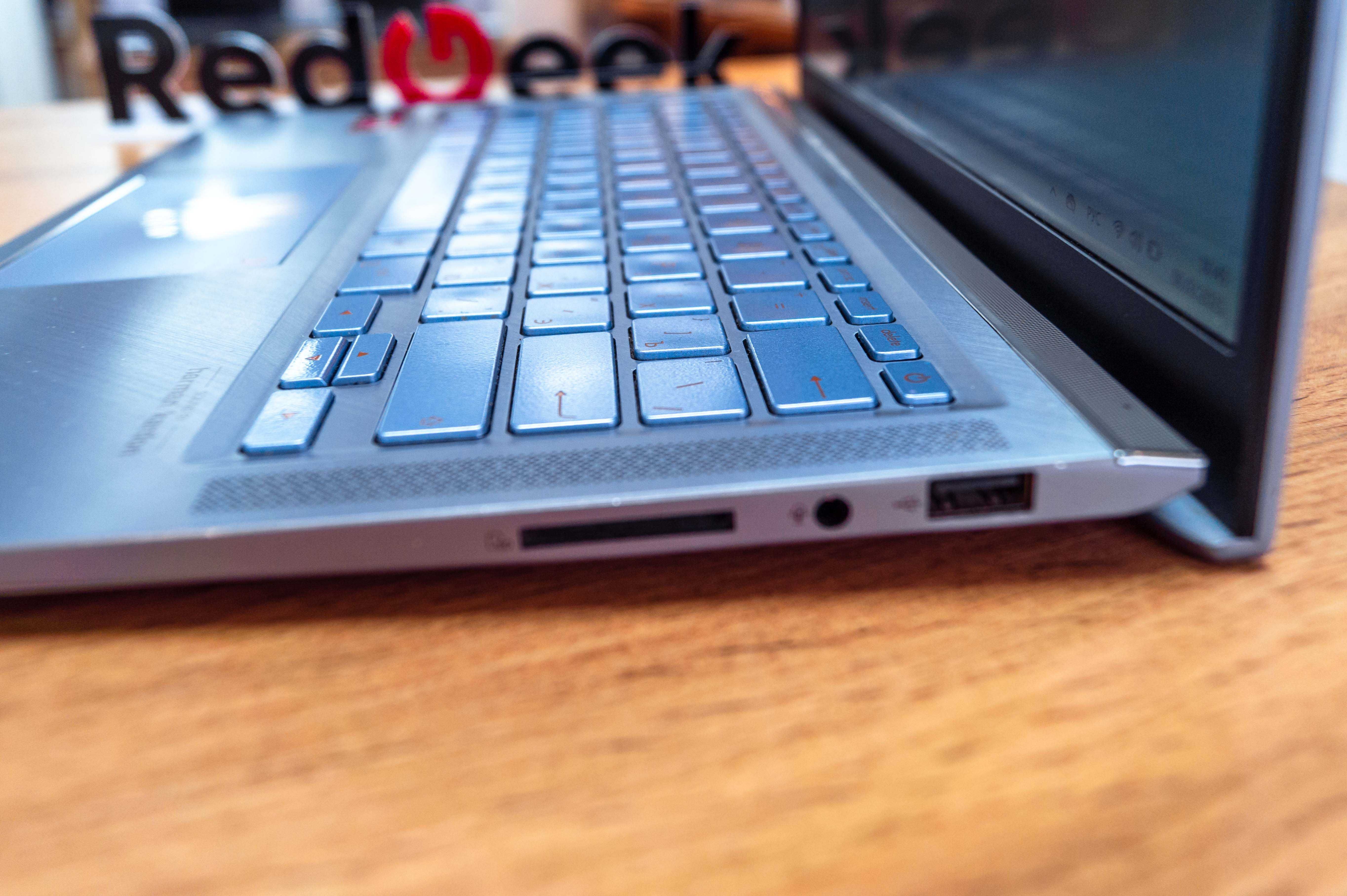 Asus zenbook 14 UM431D|Ryzen 5 3500U| 8/256| Магазин Red Geek