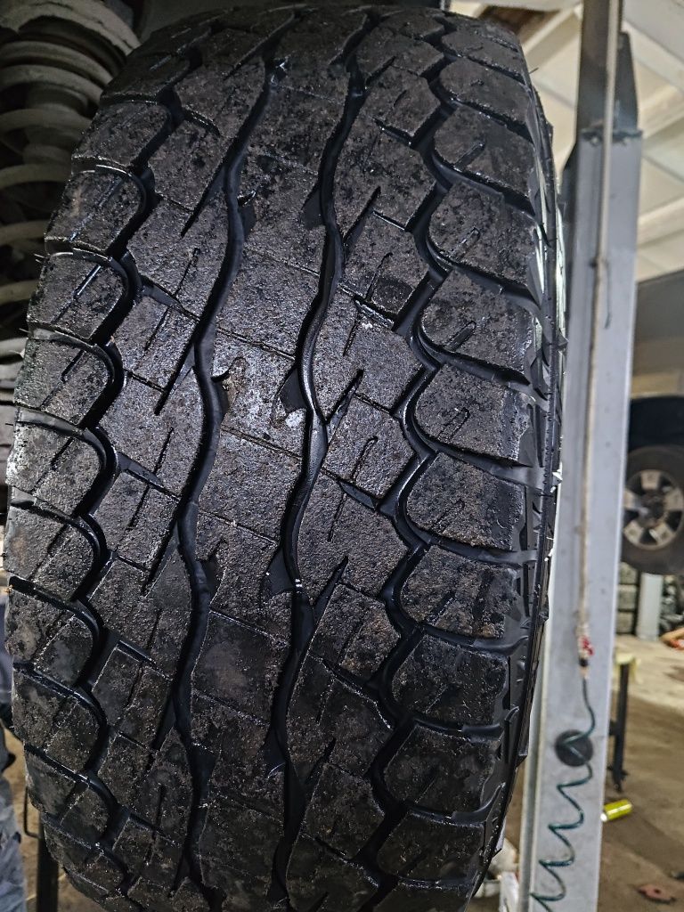 Продам резину  315/70R17