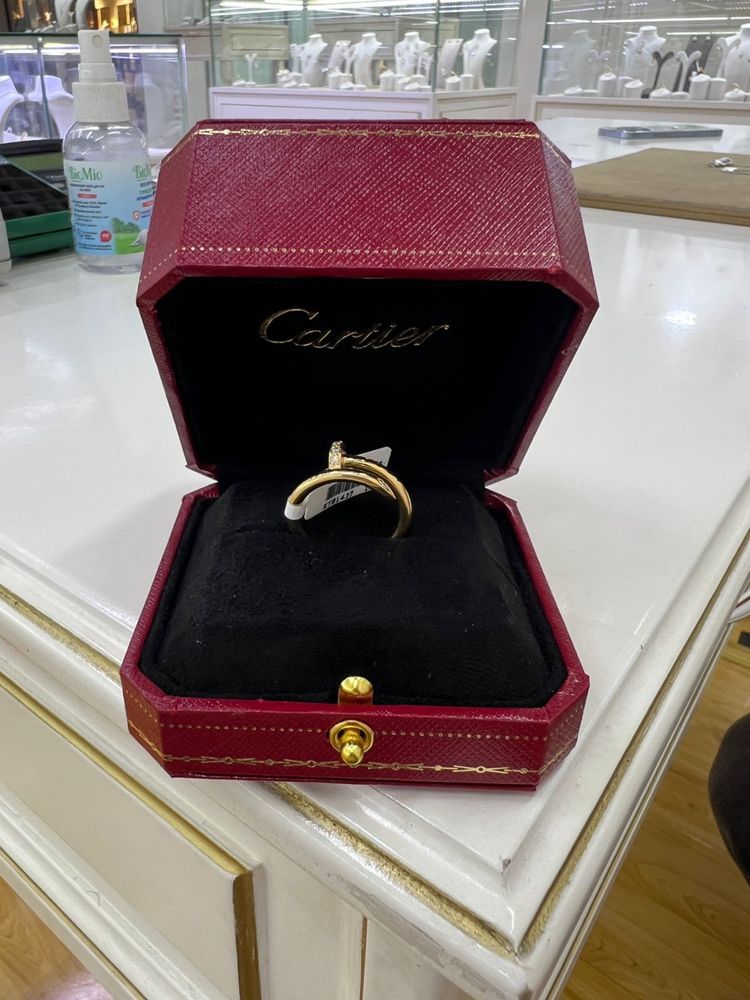 Кольцо из золота 750 пробы под Cartier с бриллиантами